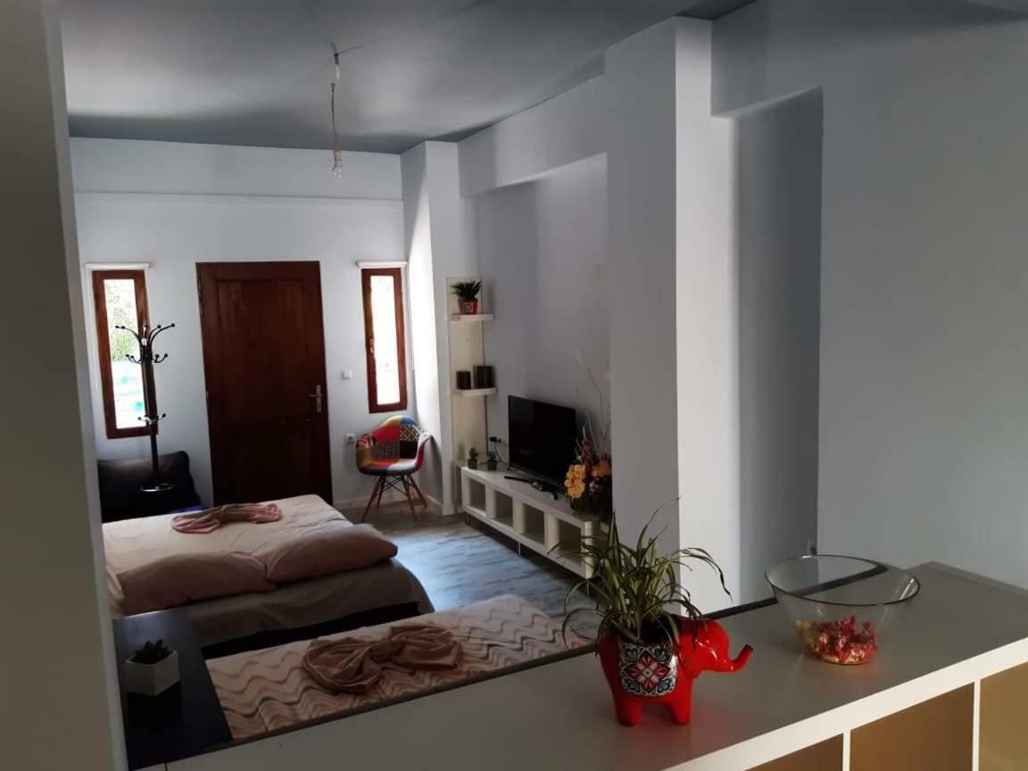 Anastasis Garden Room Kalamáta Buitenkant foto